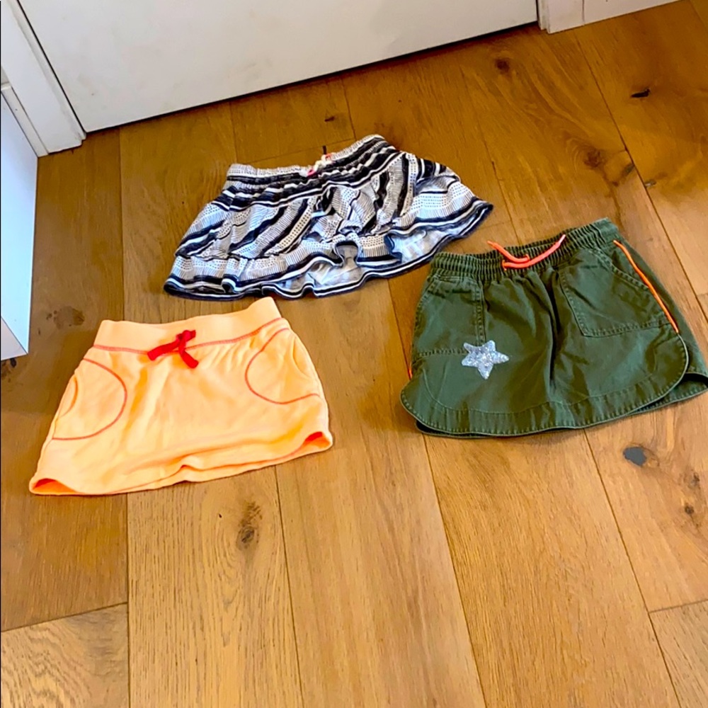Cute girls skirts! Size 5-6